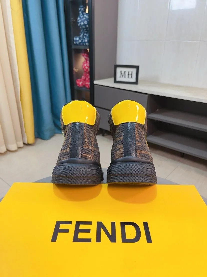 Men's shoes 💰440🌹🌹【fendi Fendi】: 🔝High-end brand of men's shoes: high-top series: official website 1:1 latest masterpiece: the upper is made of brand fabric with imported cowhide technology, ➕🐑made in sheepskin👍, making walking more convenient and comfortable, a stunning work, compared with the official quality, the beautiful 1:1 replica [color]! Create a fashionable personality to set off your uniqueness! A must-have for trendy men! 🔥Size: 38-44.